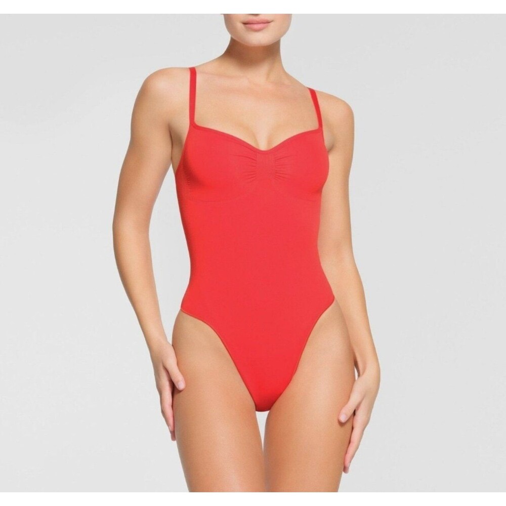 BN Skims Seamless Sculpt Thong Bodysuit Ruby small